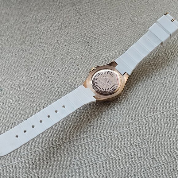 Invicta Angel Ladies Wristwatch Gold Tone Bezel Crystal Accent Watch Read desc - Picture 5 of 12